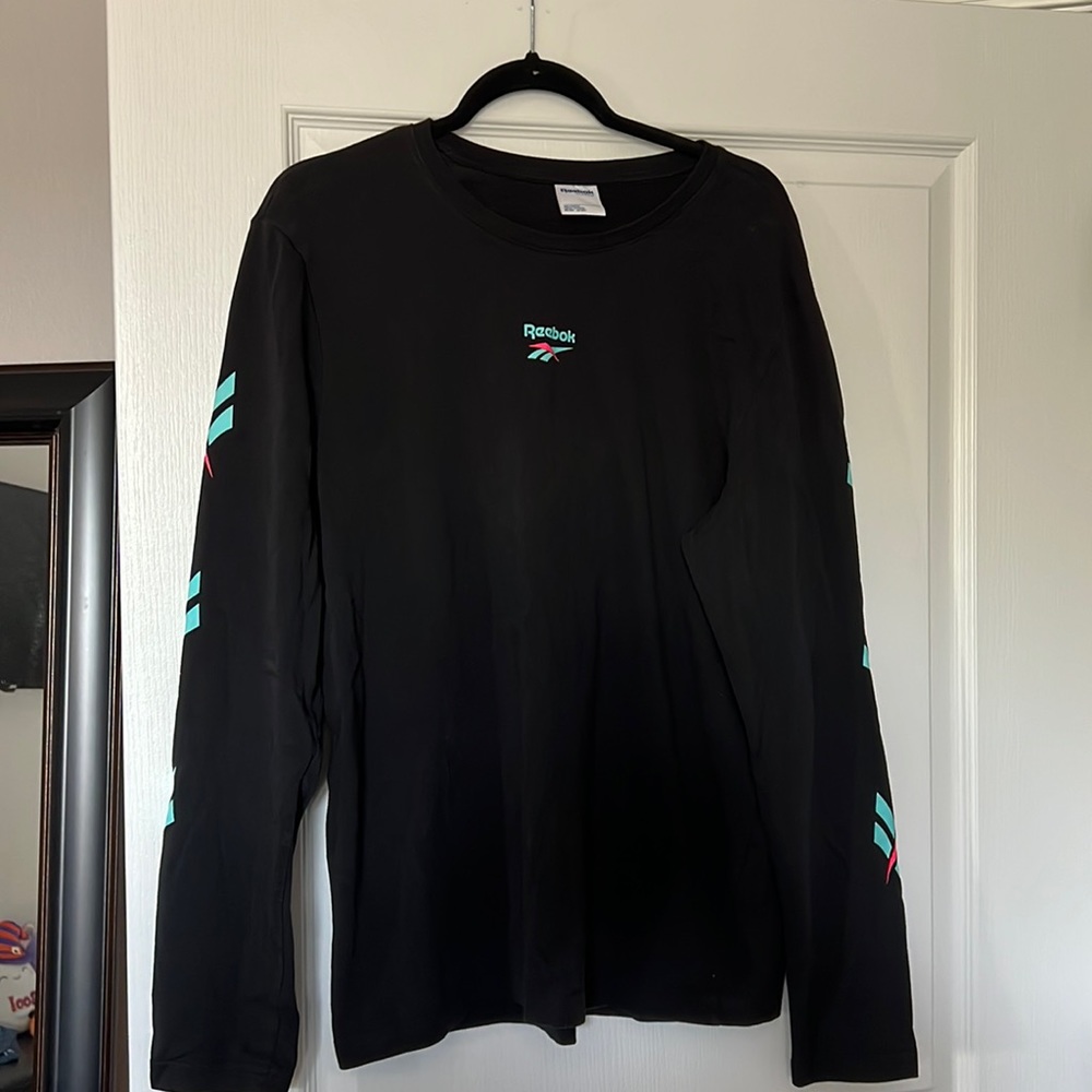 Black long sleeve Reebok shirt